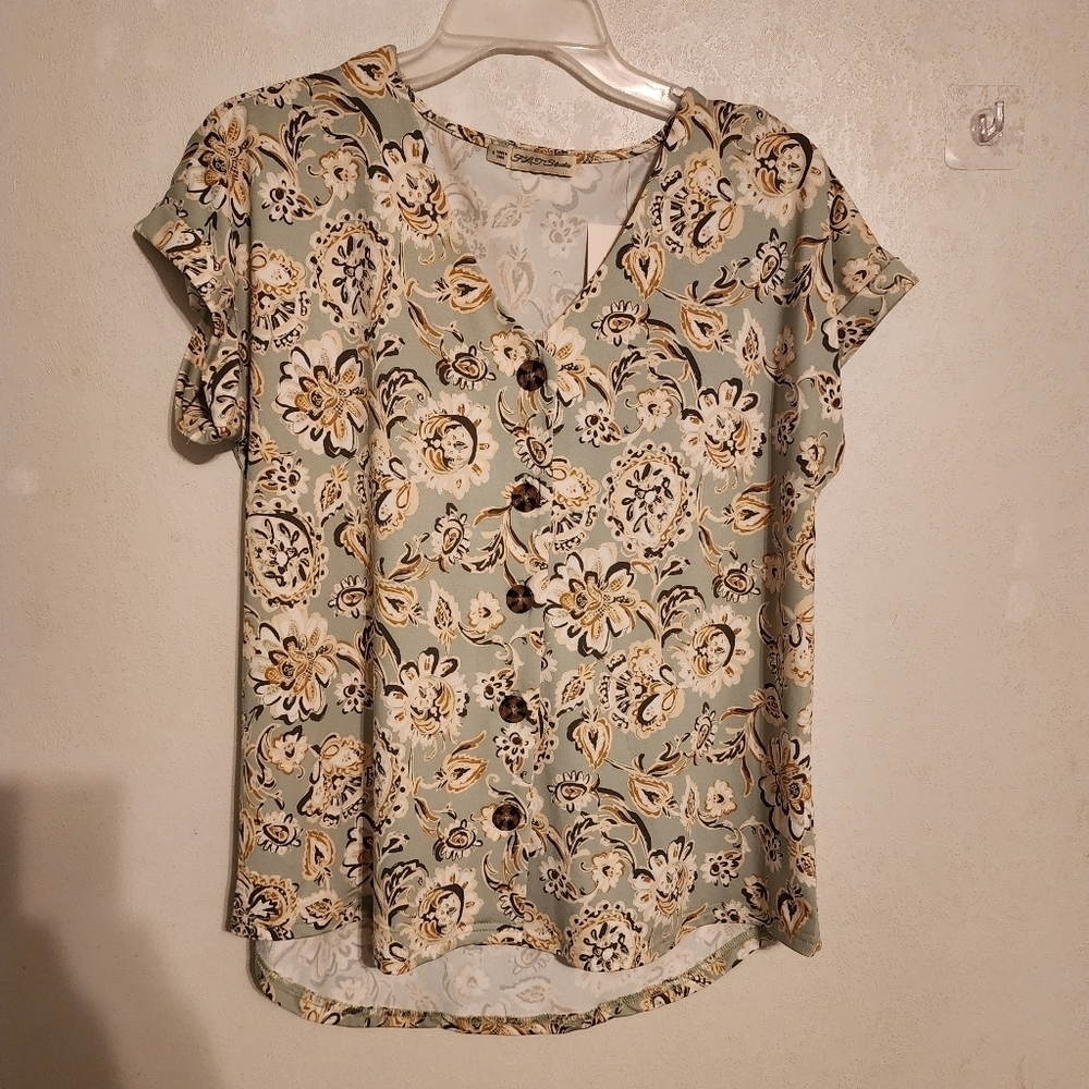 FLJ Studio Short Sleeve Button Down Green Paisley Print Blouse S NWT
